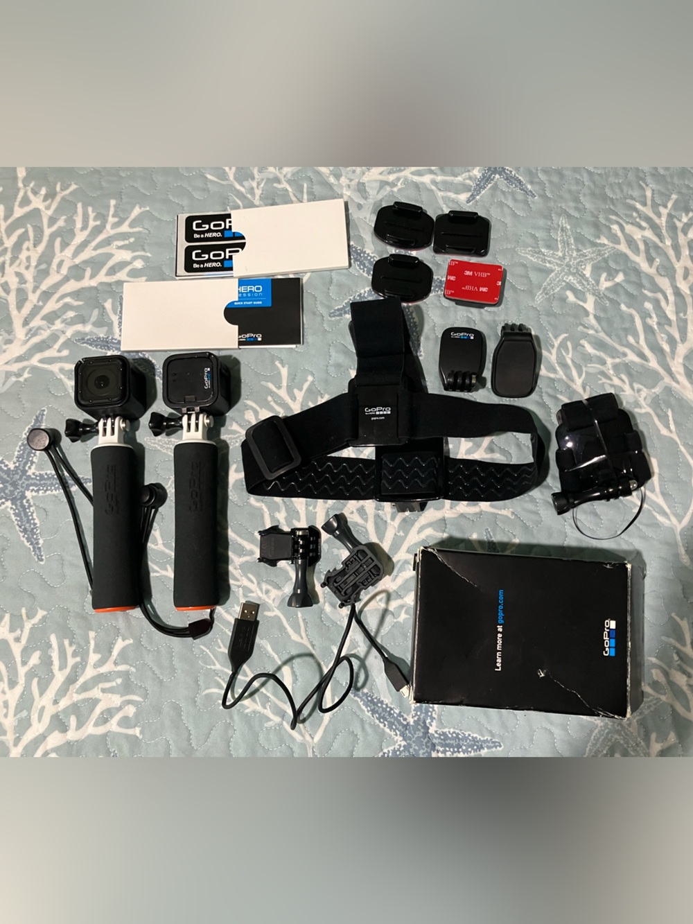 Go Pro (2) Hero Session Cameras